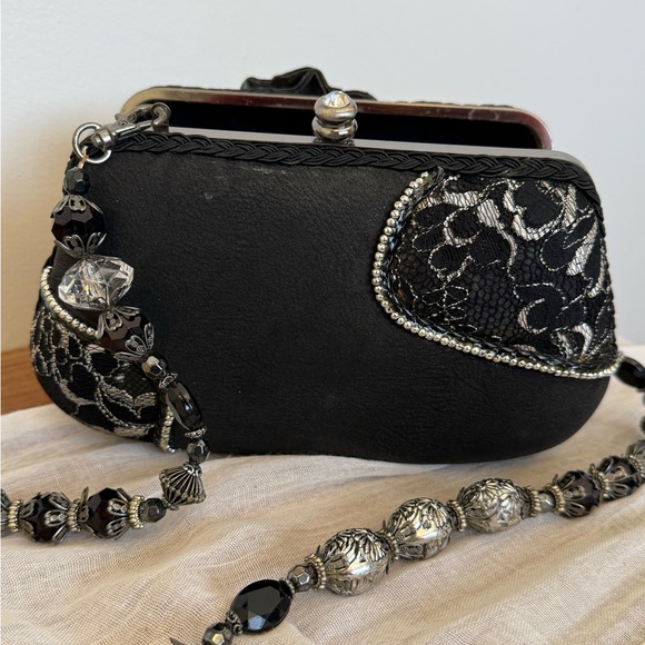Mary Frances Black Silver Floral Clutch Pewter Rose 10-226 Rare Collectible - Picture 6 of 11